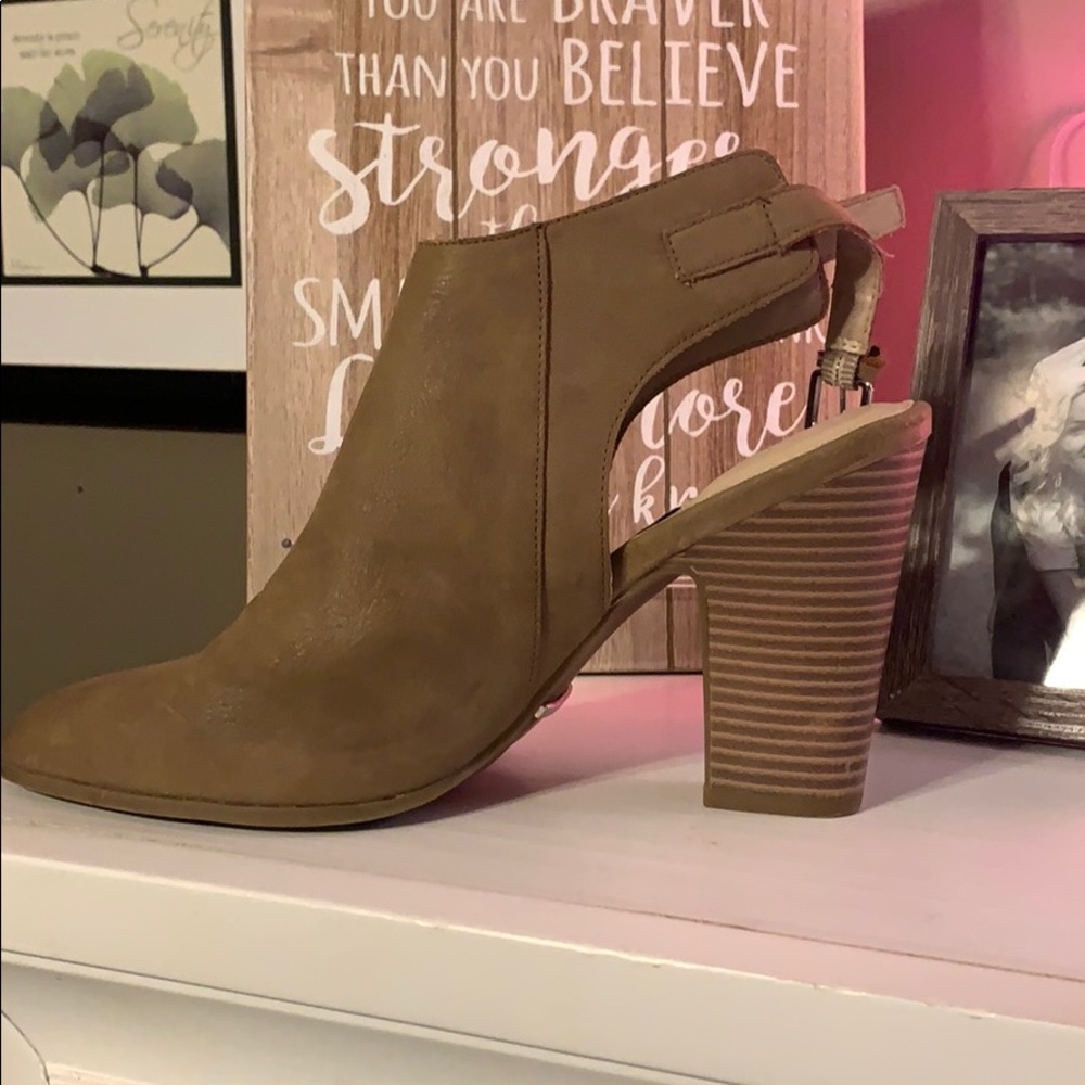 Booties/Boots - Picture 2 of 5